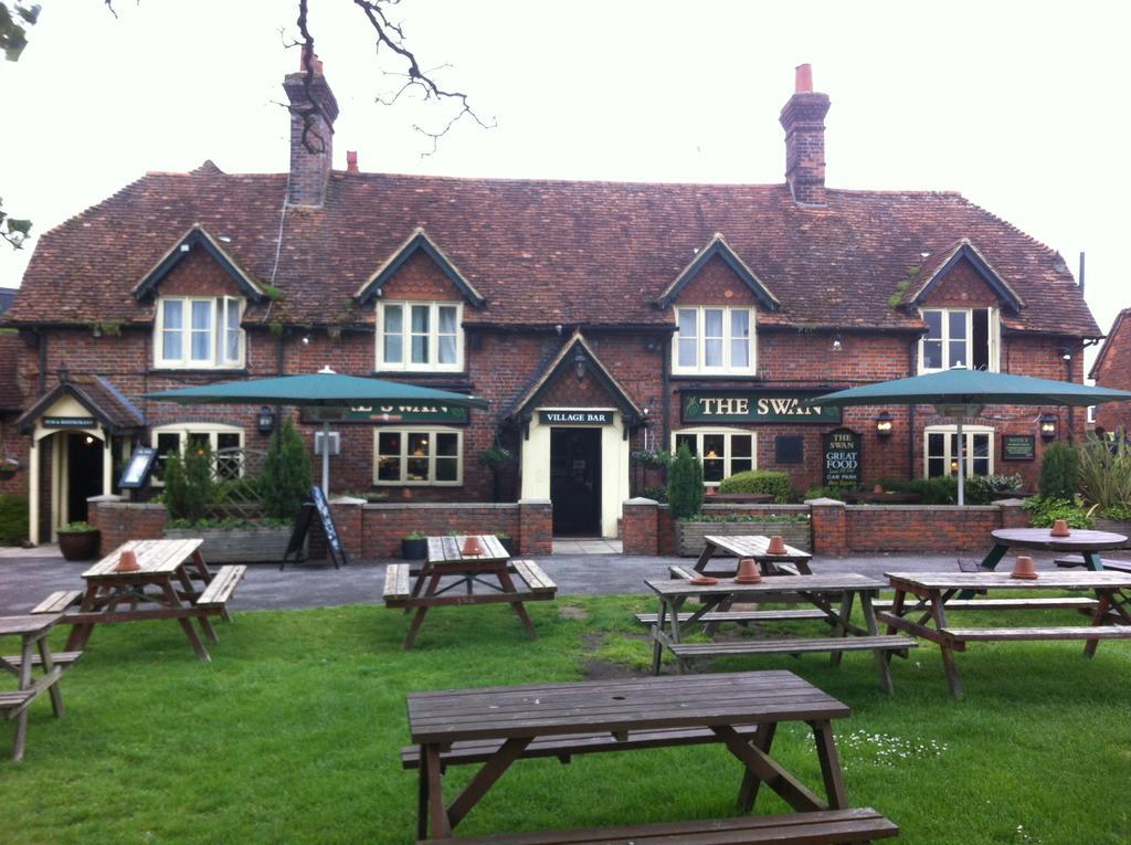 Swan, Thatcham By Marston'S Inns Εξωτερικό φωτογραφία